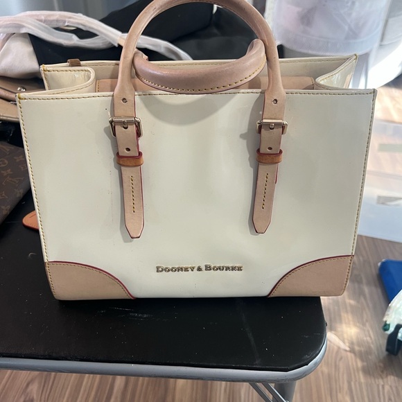 Dooney and Bourke handbag in neutral colors of white and beige - Picture 2 of 8